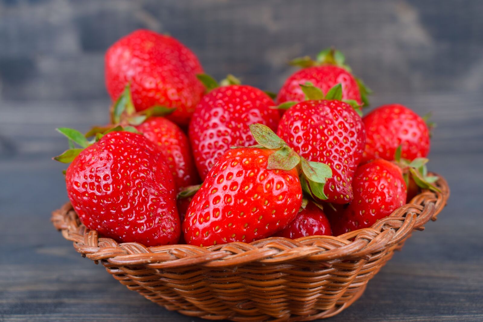 Nikon D3300 sample photo. Strawberries, season, spring photography
