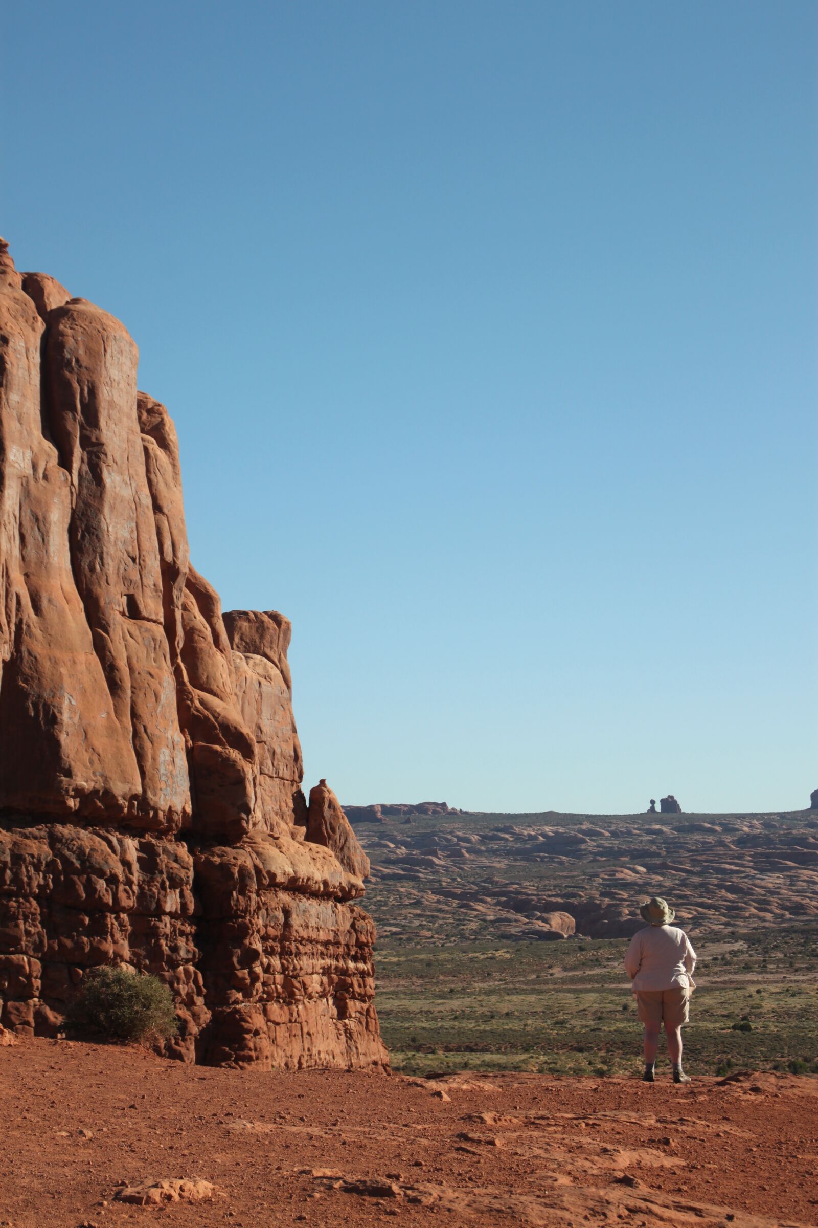 Canon EOS 500D (EOS Rebel T1i / EOS Kiss X3) sample photo. Arches, human vs nature photography