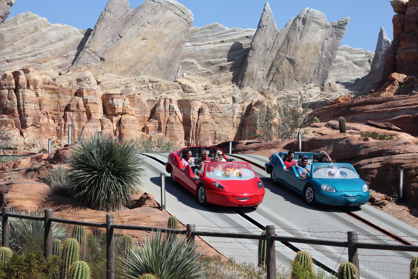 Canon EOS 550D (EOS Rebel T2i / EOS Kiss X4) sample photo. Disney, disneyland, california adventure photography