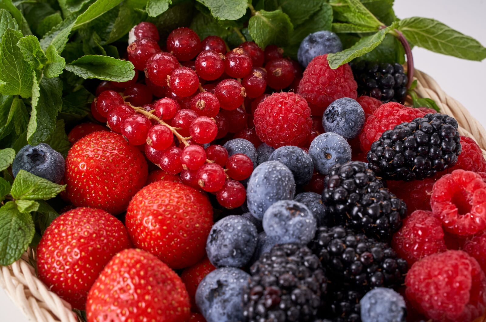 Sony a7 III sample photo. Berries, berry, fruit photography
