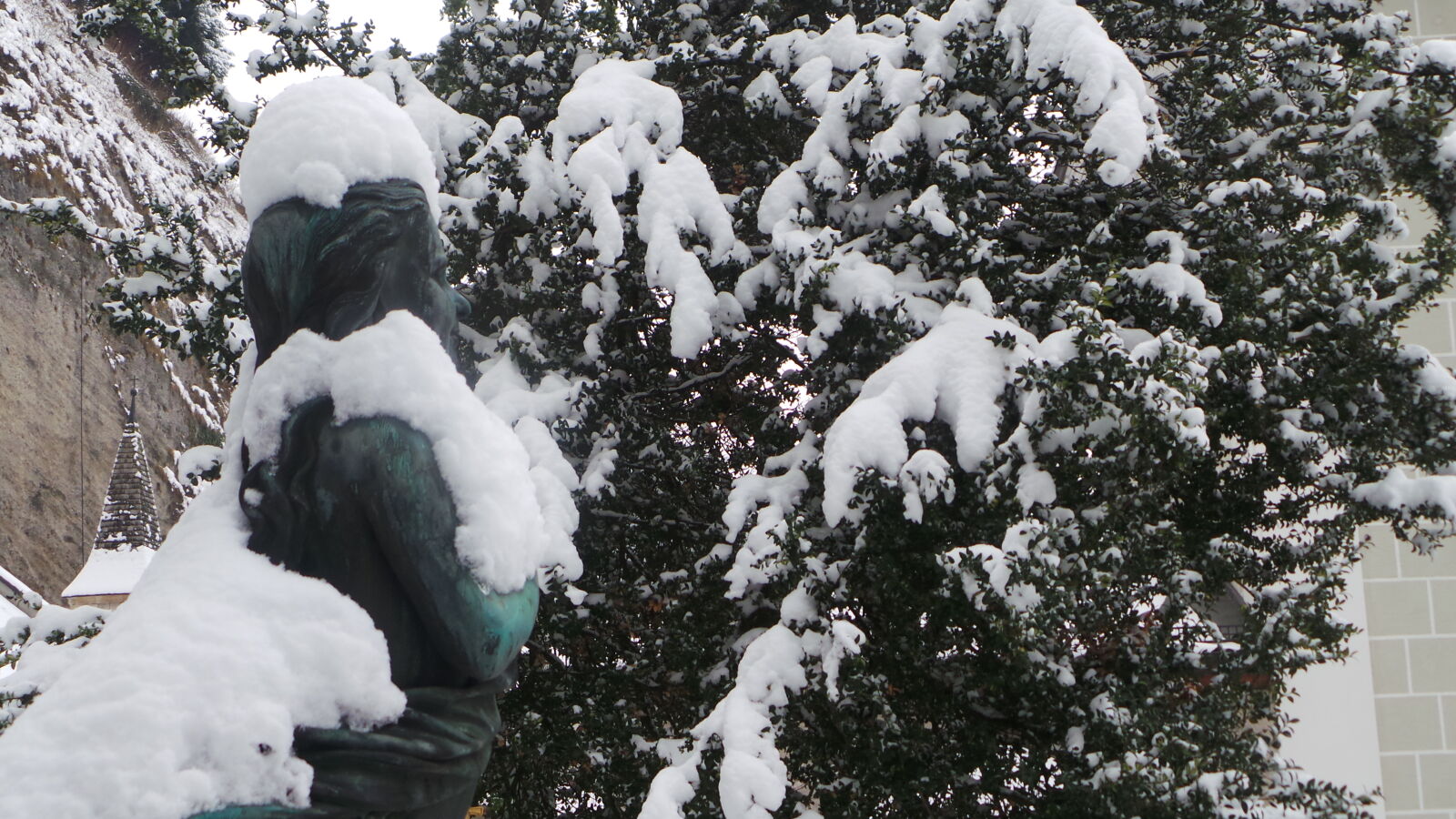 Samsung Galaxy Camera (Wi-Fi) sample photo. Angel, austria, cemeter, jan16 photography