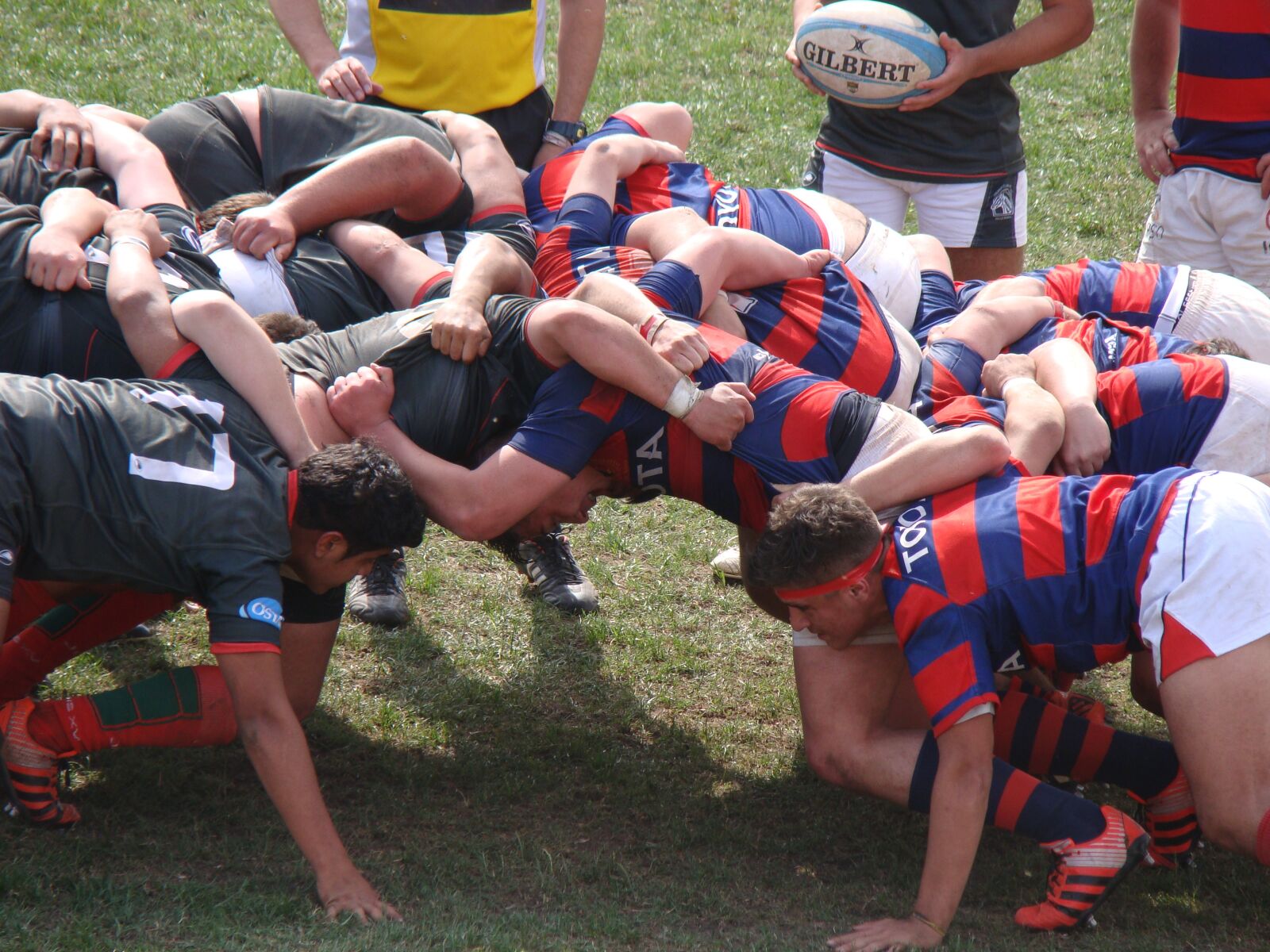 Sony Cyber-shot DSC-H50 sample photo. Solidarity, sport, ball photography