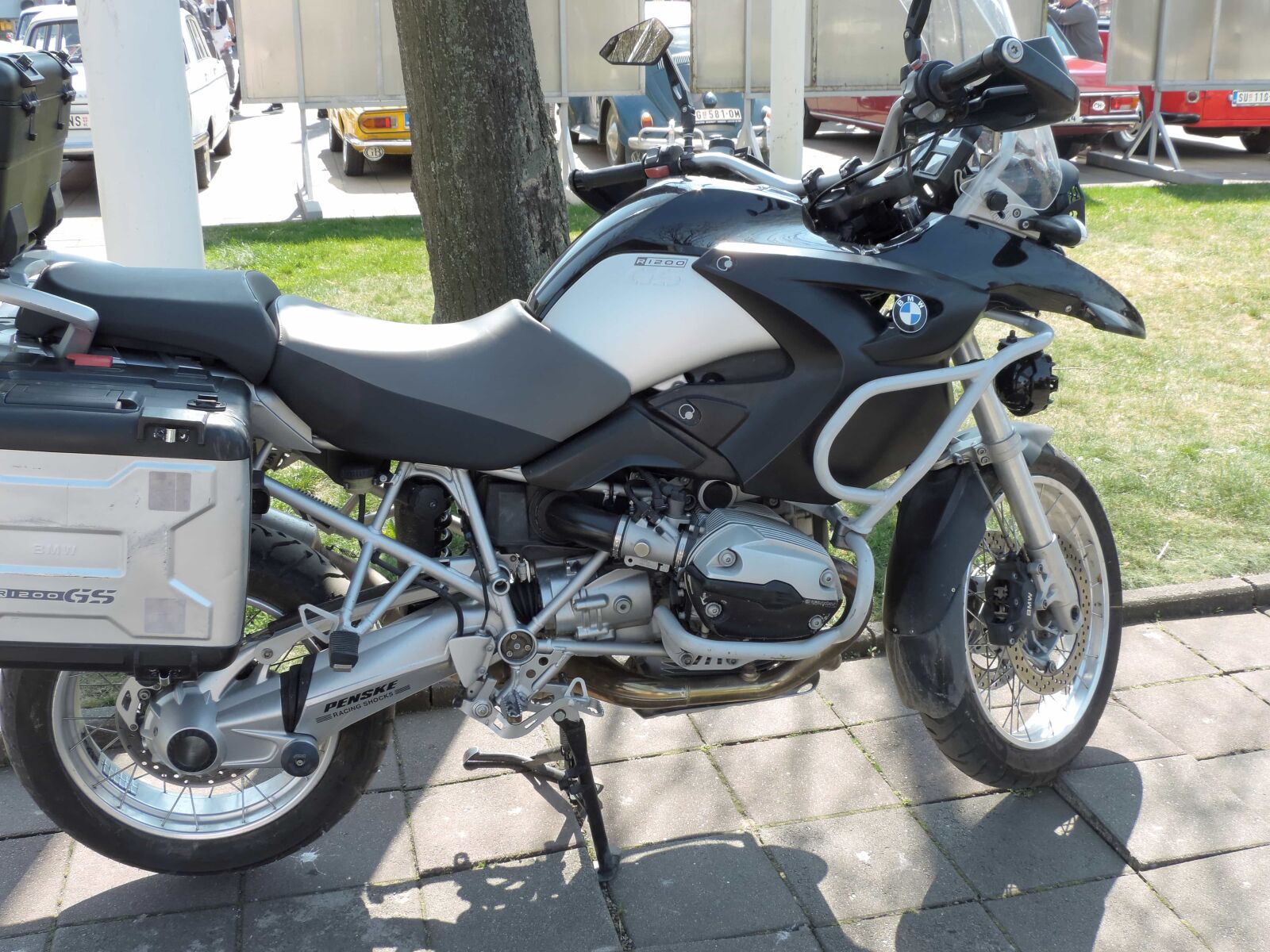 Nikon Coolpix P520 sample photo. Motorcycle, parking lot, bike photography