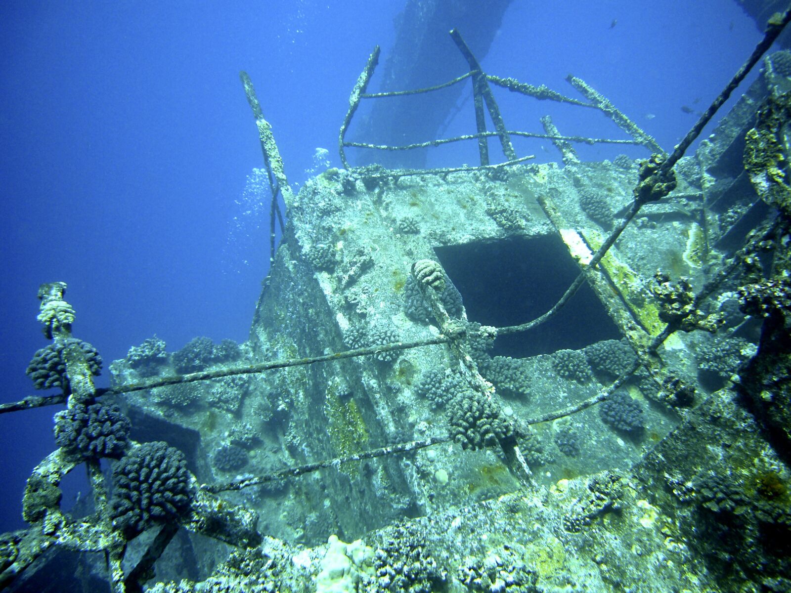 Panasonic DMC-FX01 sample photo. Wreck, diving, underwater photography