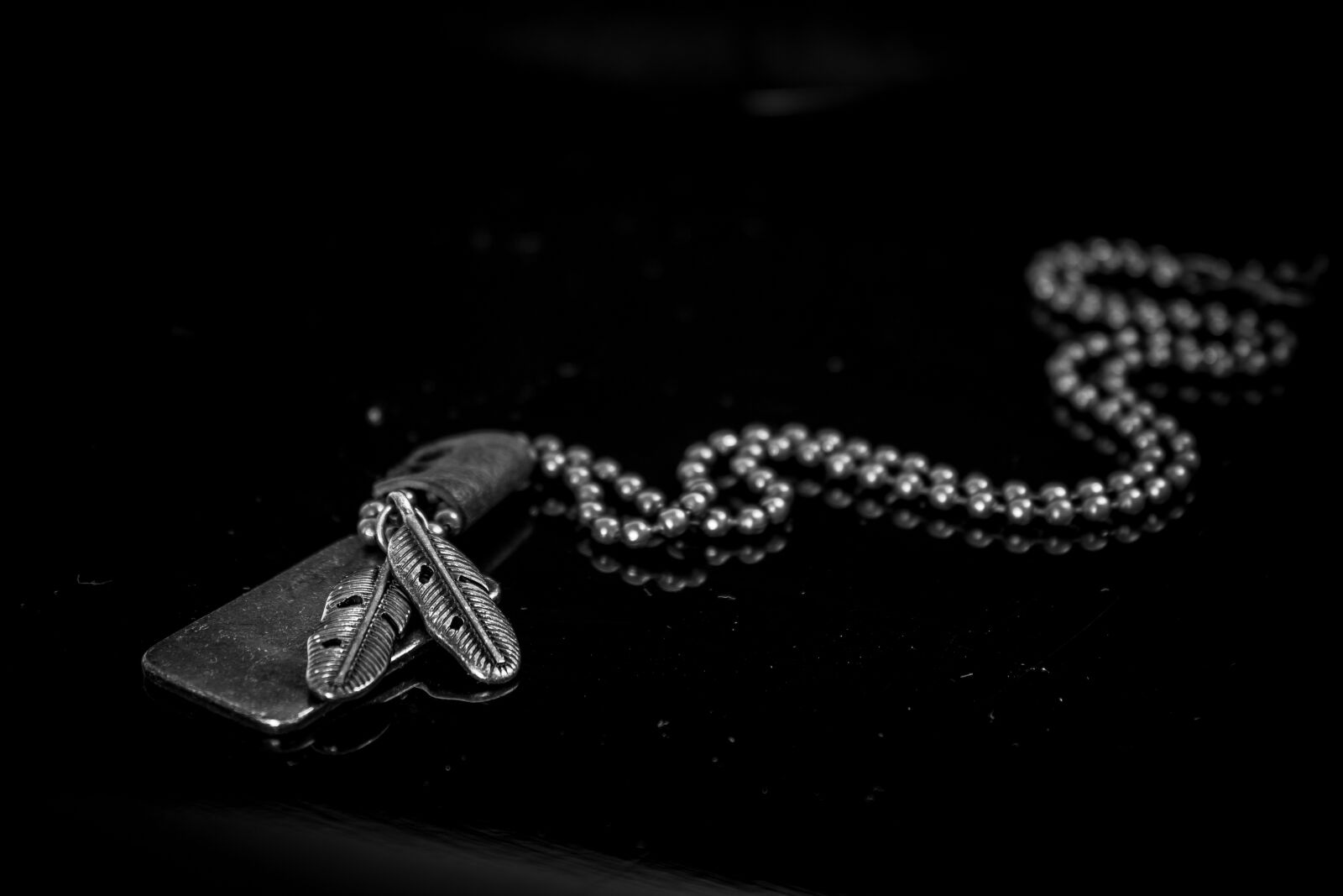 Canon EOS 1200D (EOS Rebel T5 / EOS Kiss X70 / EOS Hi) sample photo. Beads, black, dark photography