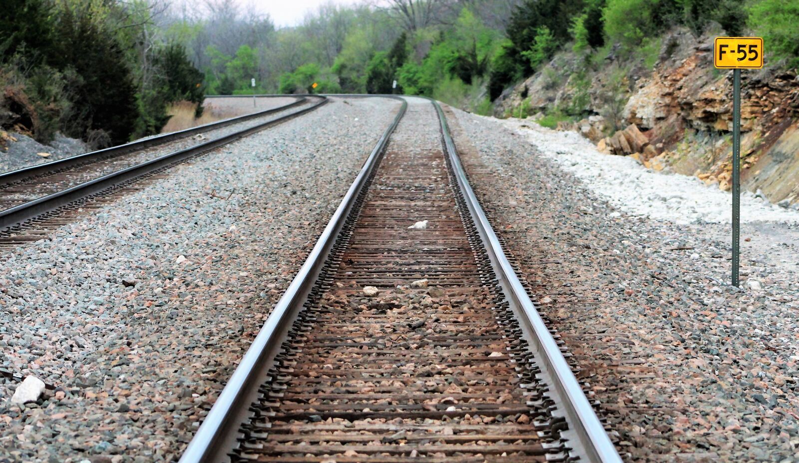 Canon EF75-300mm f/4-5.6 sample photo. Railroad, tracks, train photography