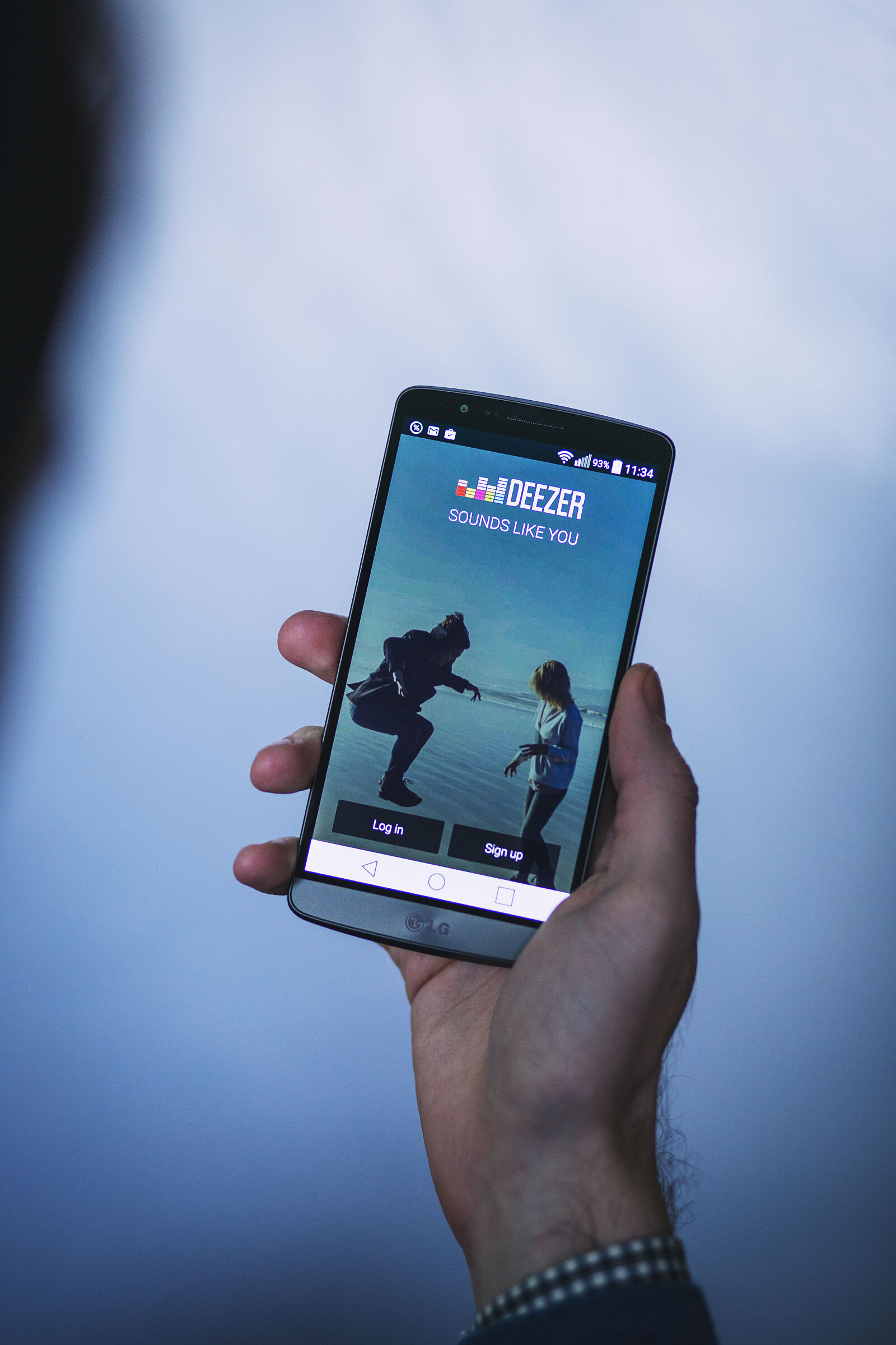 Canon EF 85mm F1.8 USM sample photo. Deezer, app, music, smartphone photography