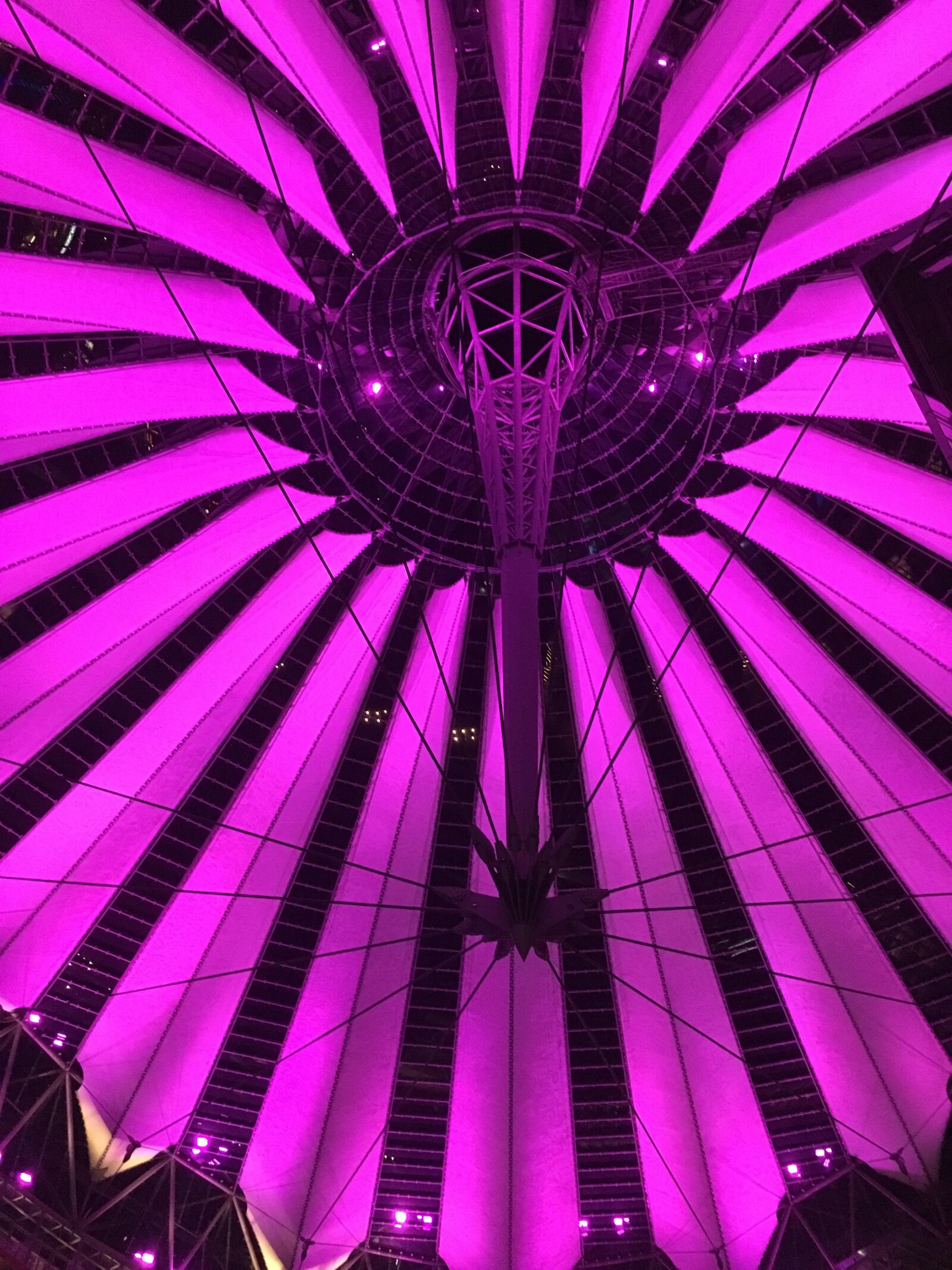 Apple iPhone 6s sample photo. Berlin, night, night photograph photography