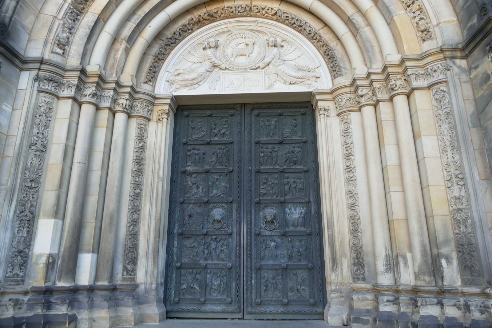 Panasonic Lumix DMC-FZ1000 sample photo. Bremen, dom, historic center photography