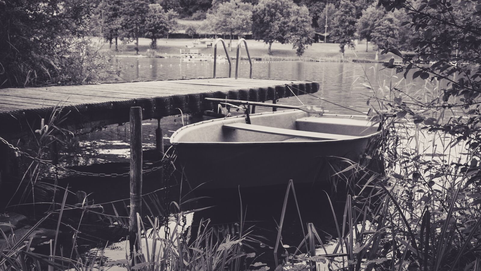Canon EOS 650D (EOS Rebel T4i / EOS Kiss X6i) sample photo. Boat, web, rowing boat photography