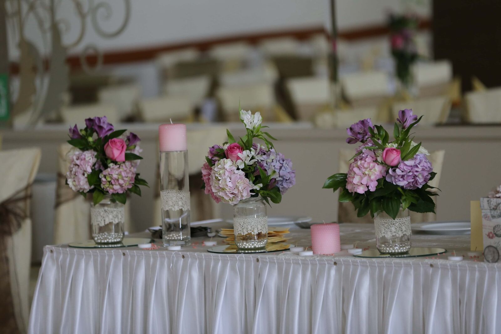 Canon EF 70-200mm F2.8L IS II USM sample photo. Dining area, vase, interior photography