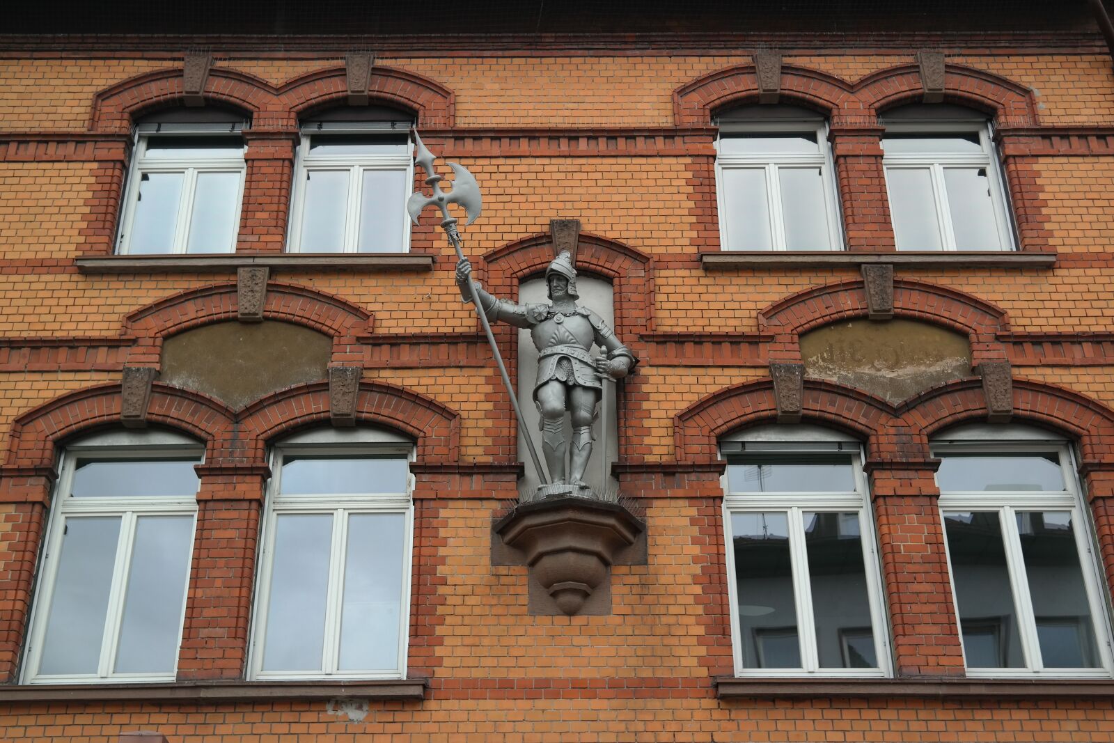 Samsung NX300 sample photo. House, facade, knight photography