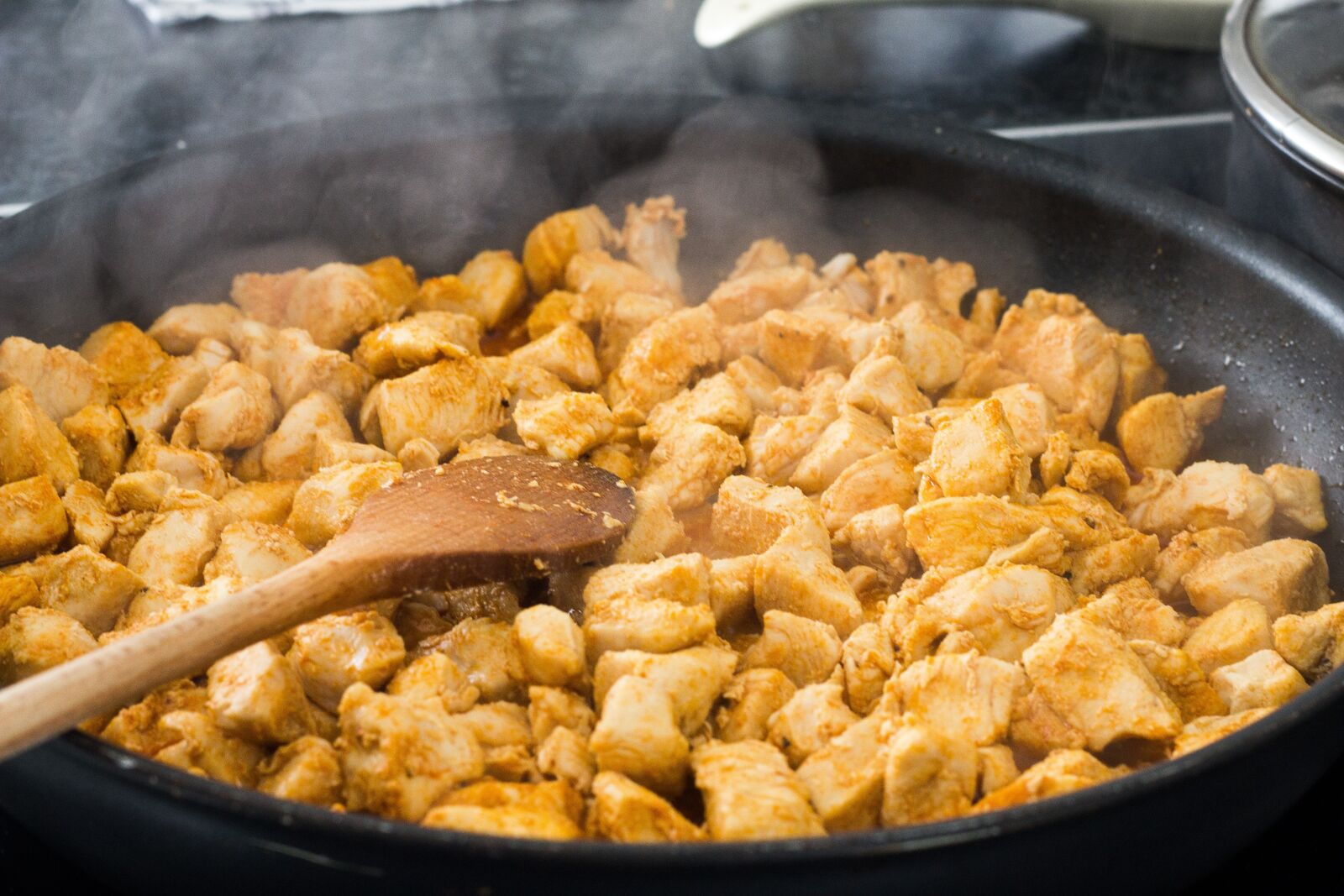 Canon EOS 550D (EOS Rebel T2i / EOS Kiss X4) sample photo. Chicken, fried chicken, meat photography