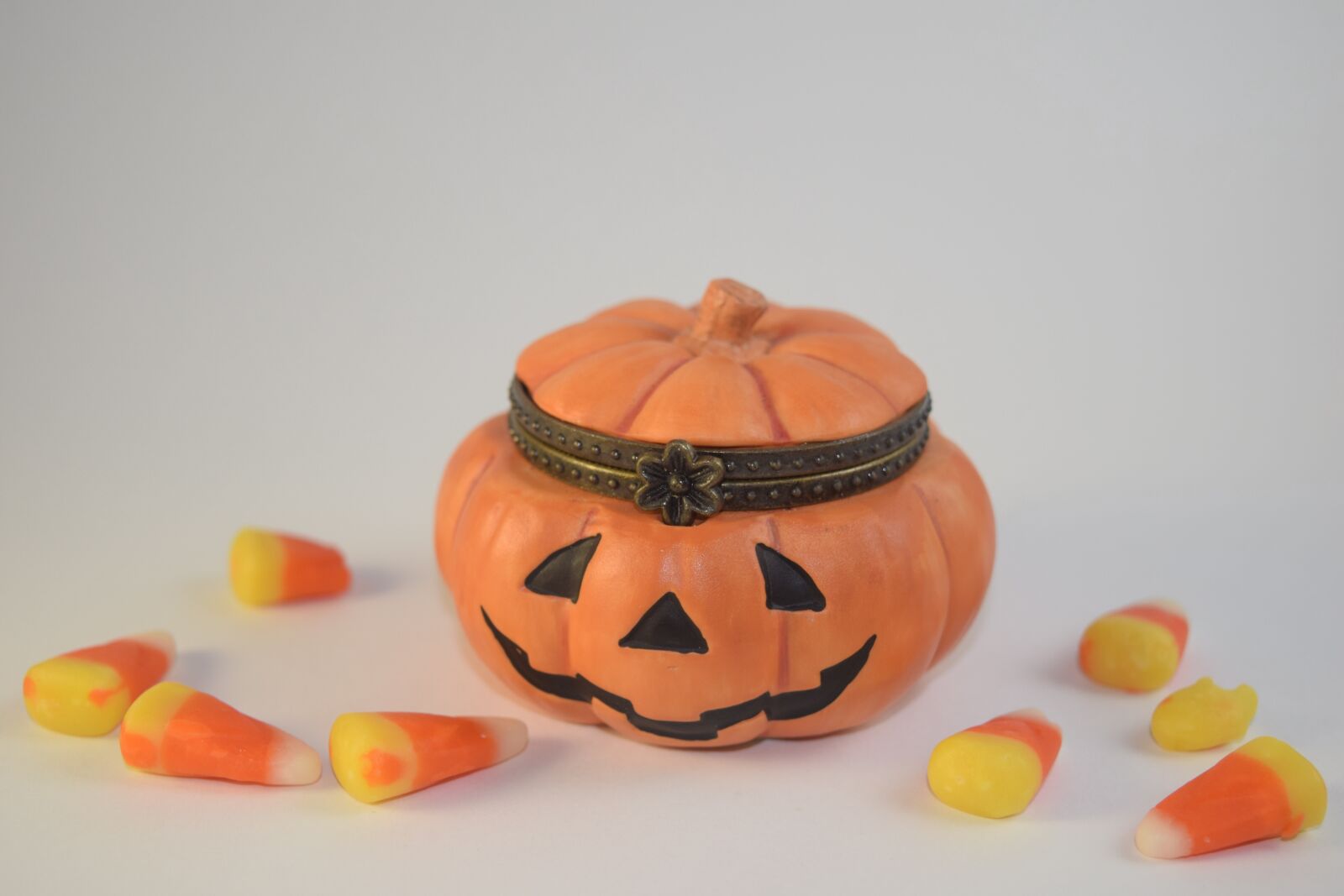 Nikon D3300 sample photo. Pumpkin, candy corn, candy photography
