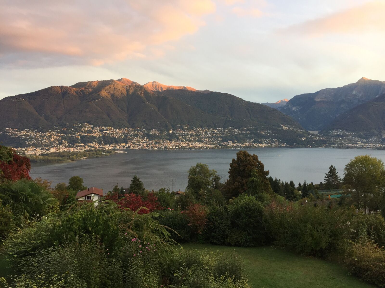 iPhone 6 back camera 4.15mm f/2.2 sample photo. Lake, vacation, landscape, switzerland photography