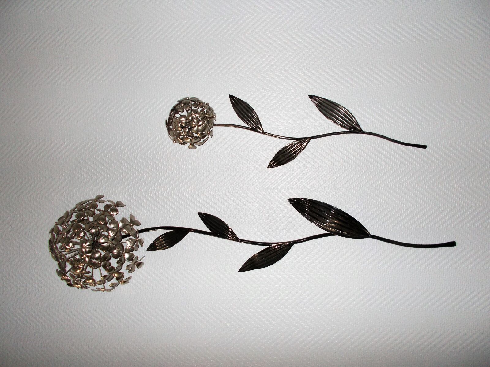 Nikon Coolpix L31 sample photo. Blume, dekoration, metall photography