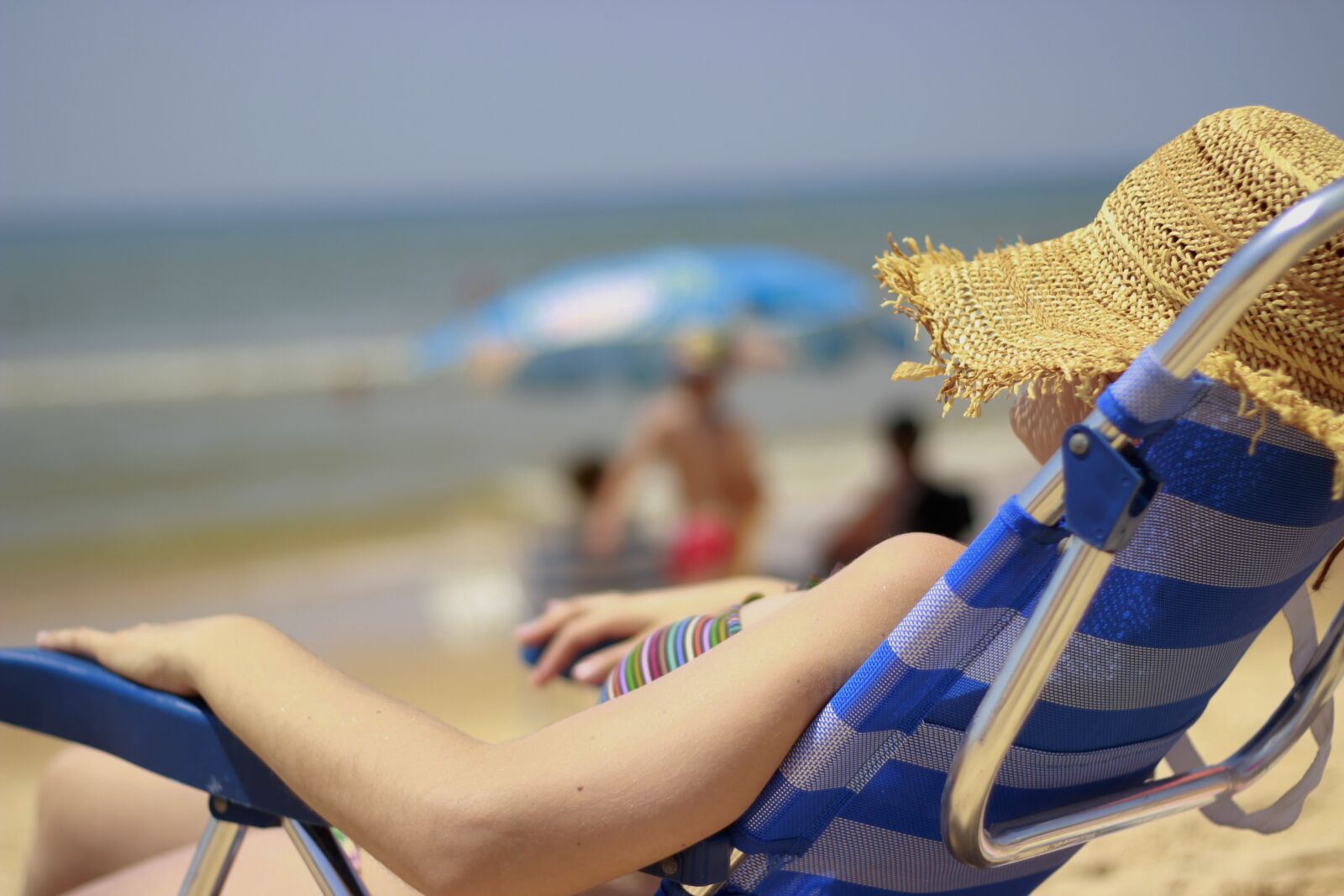 Canon EOS 600D (Rebel EOS T3i / EOS Kiss X5) + Canon EF 50mm F1.8 II sample photo. Relax, rest, holiday photography