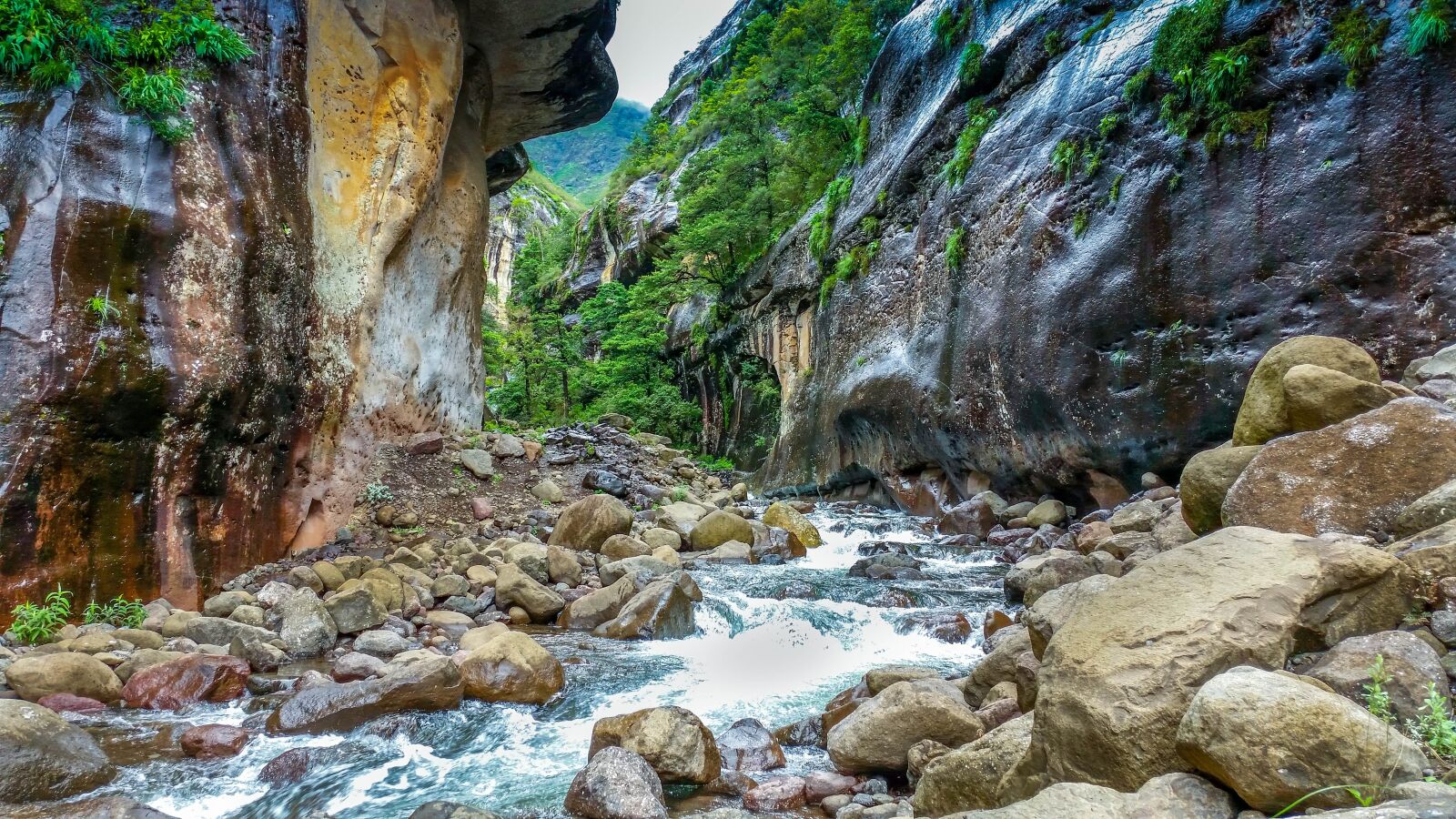 Samsung Galaxy S5 sample photo. Mountain river, river, gorge photography