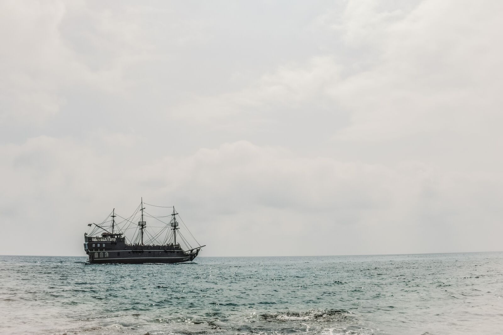 Nikon D3300 sample photo. Sea, horizon, boat photography