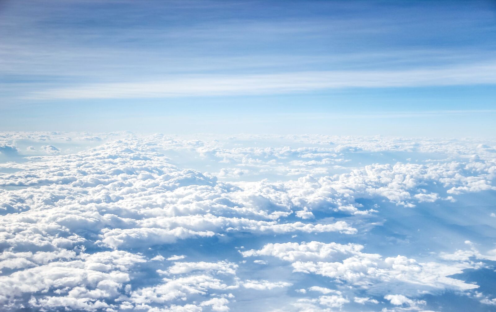 Canon EOS 600D (Rebel EOS T3i / EOS Kiss X5) sample photo. Clouds on the world photography