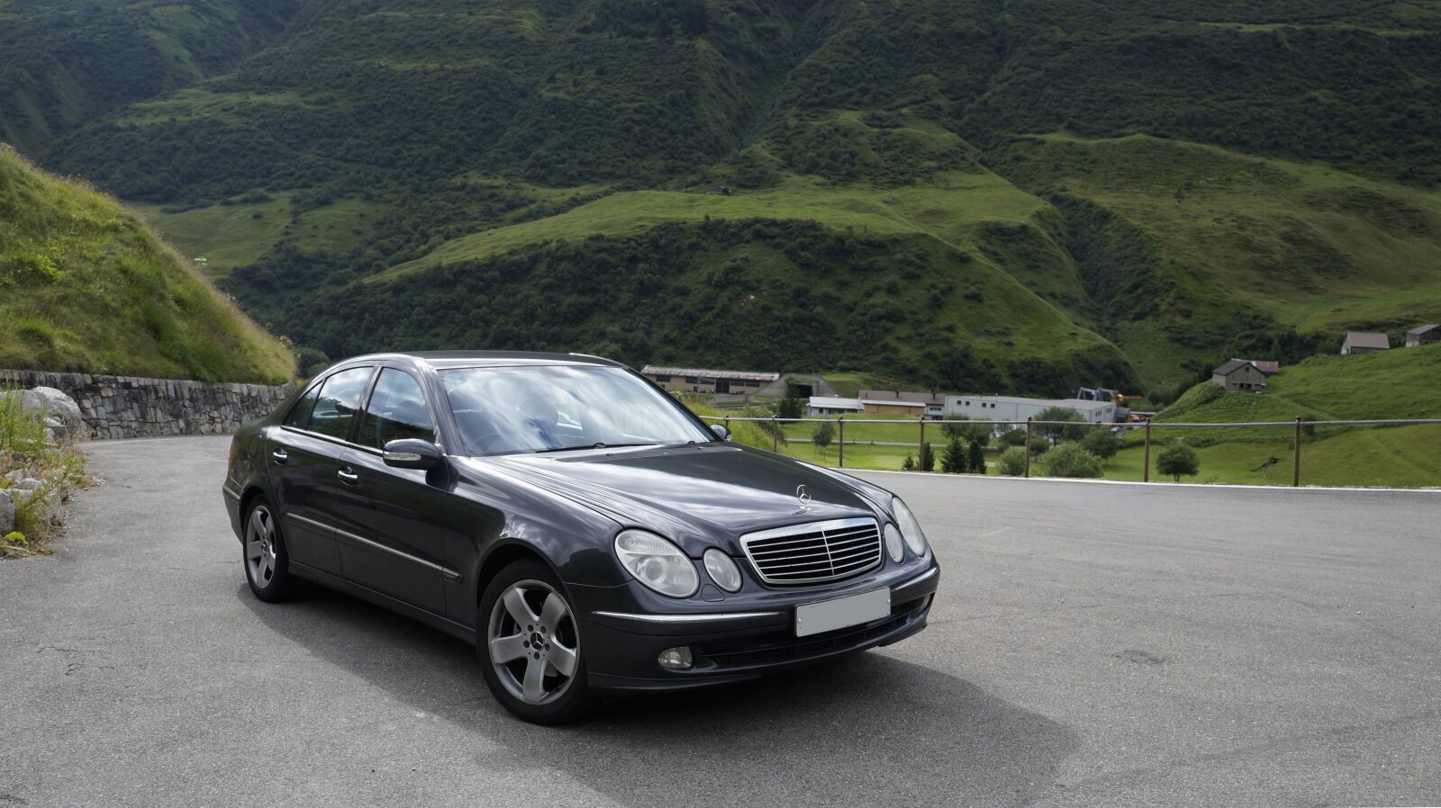 Sony Alpha a3000 sample photo. Car, mercedes, mountains photography