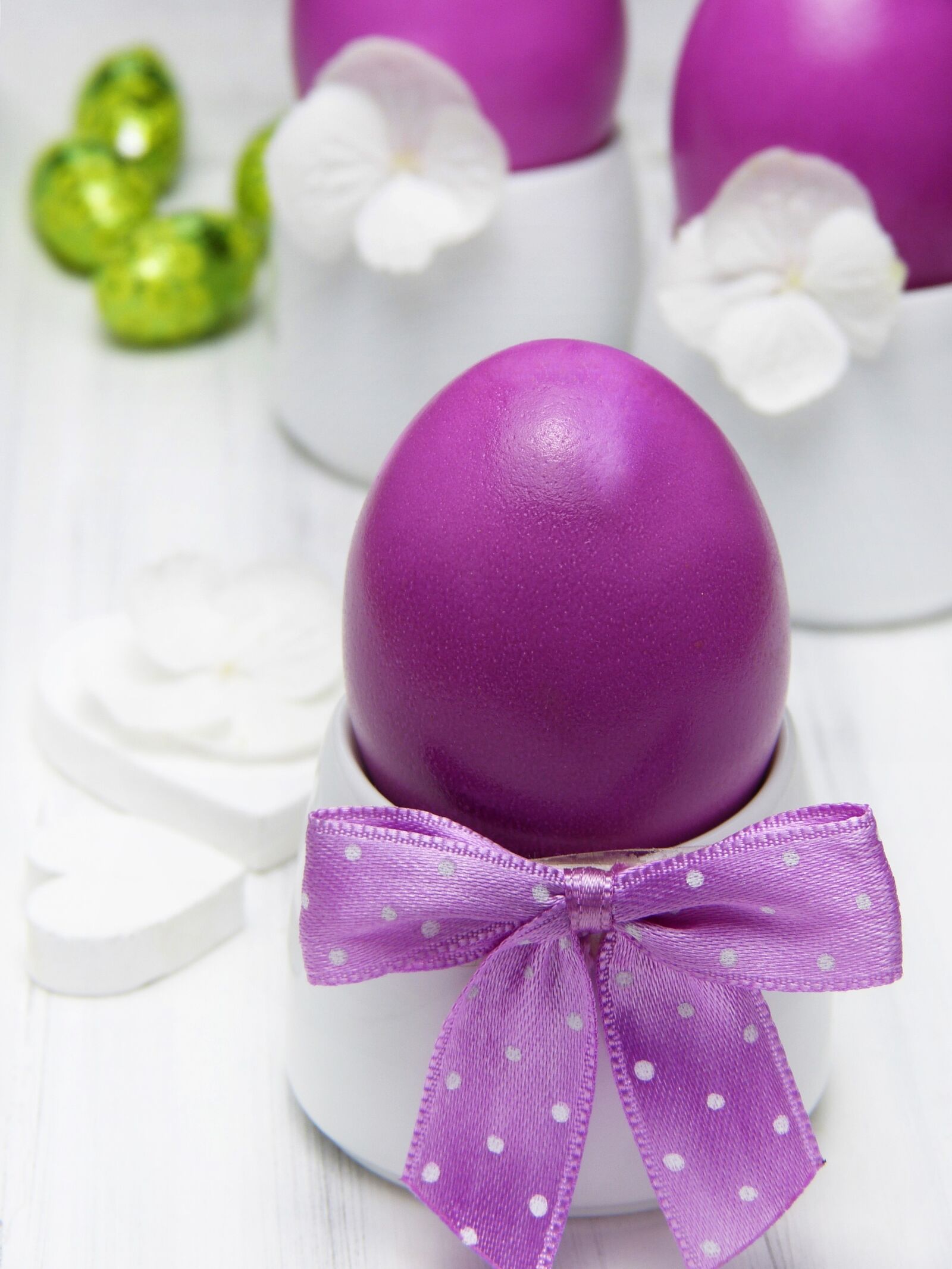 Panasonic Lumix DMC-FZ150 sample photo. Easter eggs, egg cups photography