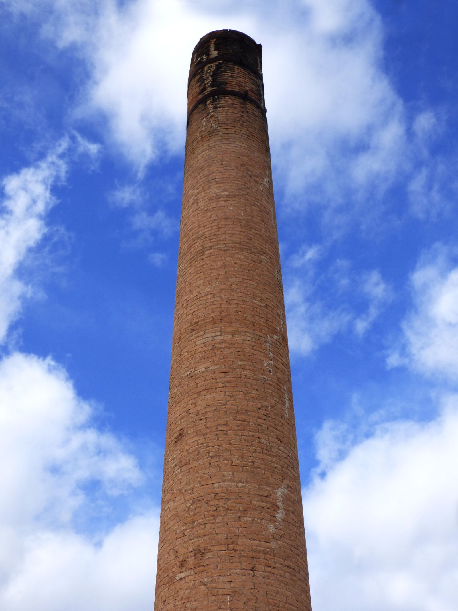 Panasonic Lumix DMC-FZ70 sample photo. Fireplace, industrial architecture, bricks photography