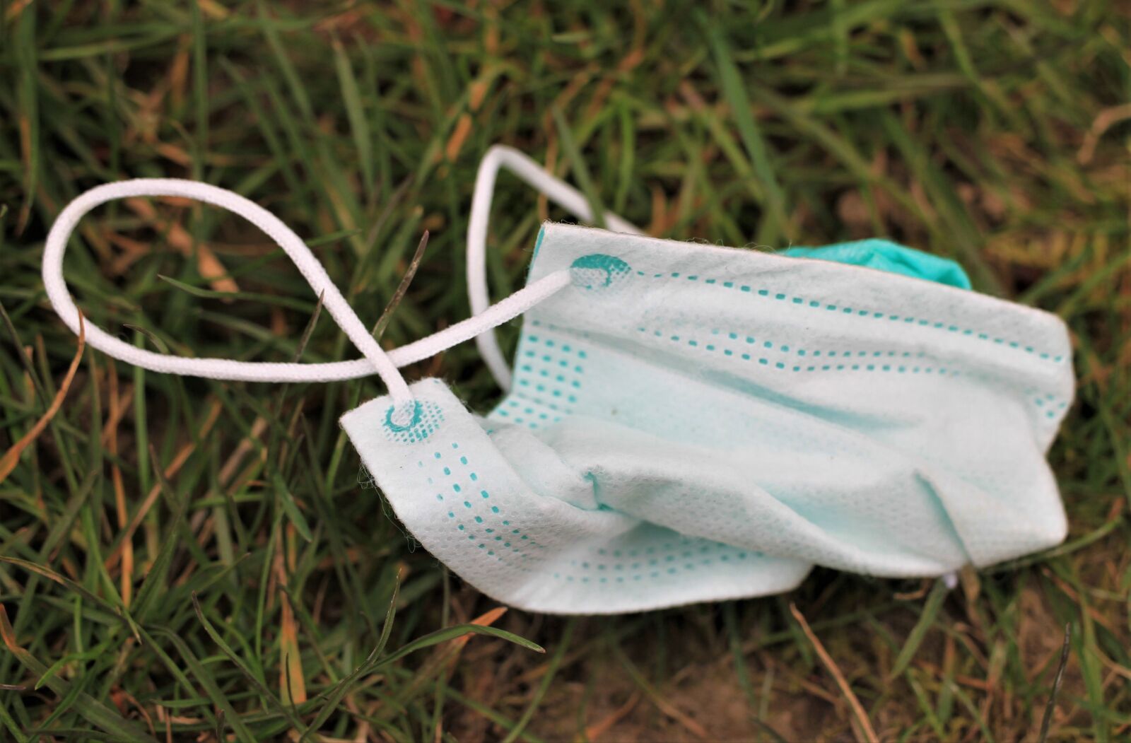 Canon EOS 7D sample photo. Mouth guard, protection, corona photography