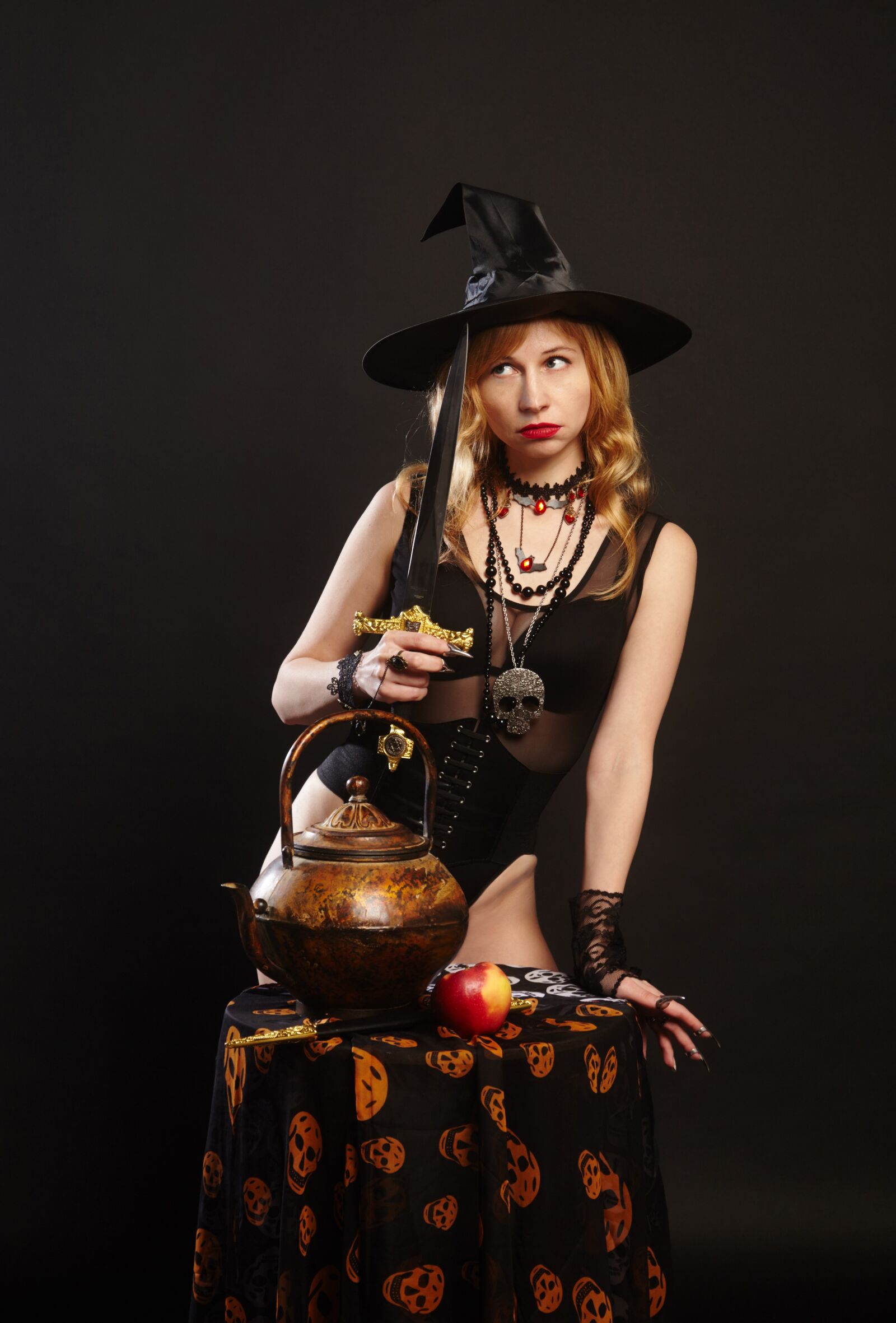 Canon EOS 5D Mark II sample photo. Witch, cap, magic photography