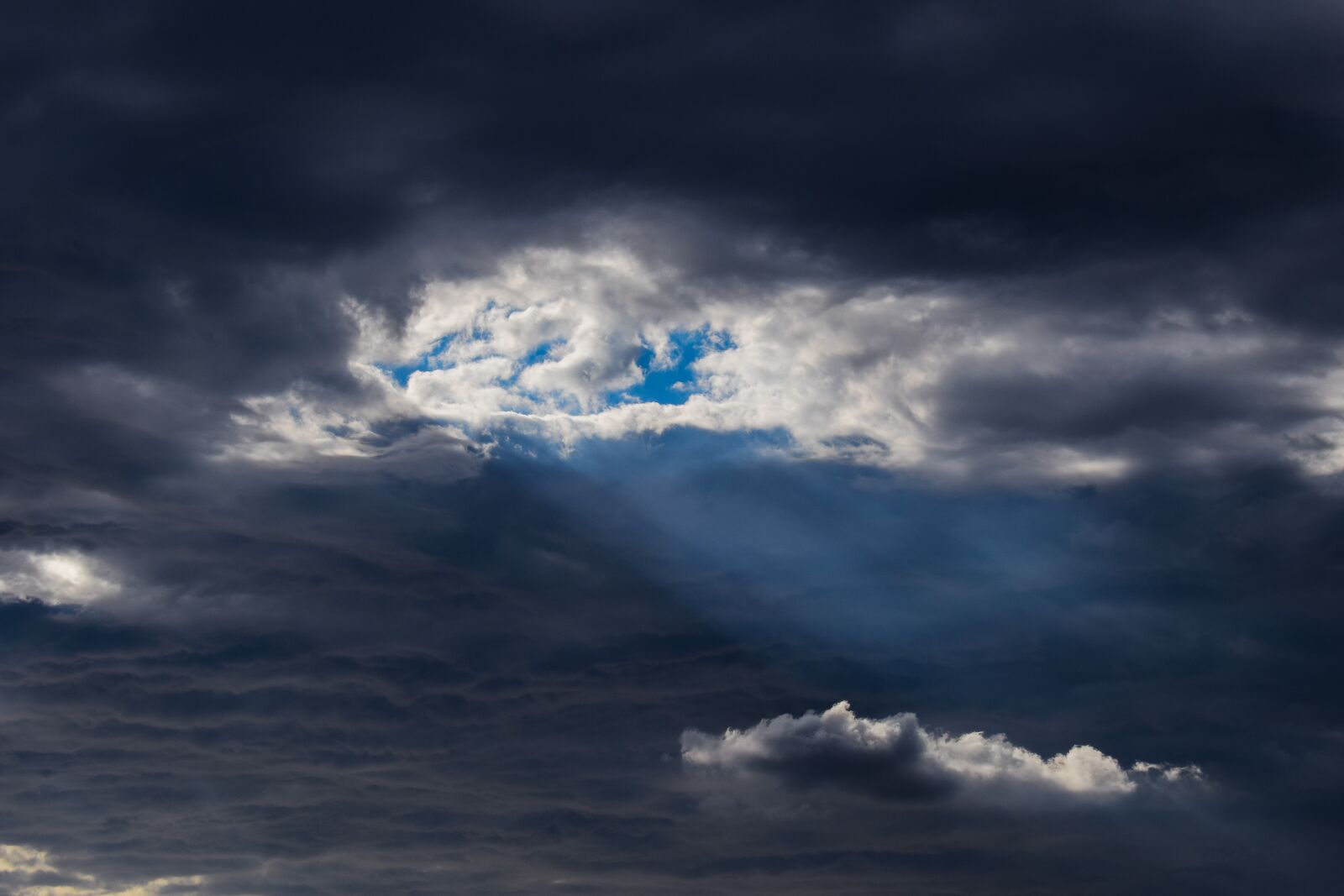 Nikon D3300 sample photo. Clouds, dark, hole photography