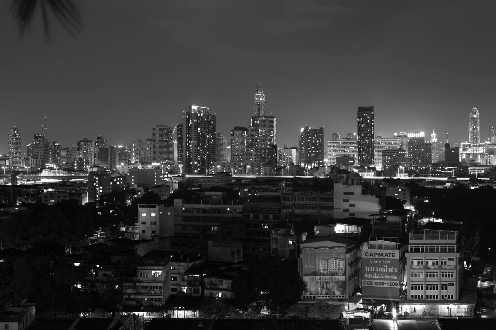 Canon EOS 600D (Rebel EOS T3i / EOS Kiss X5) sample photo. Bangkok, wealth, poverty photography