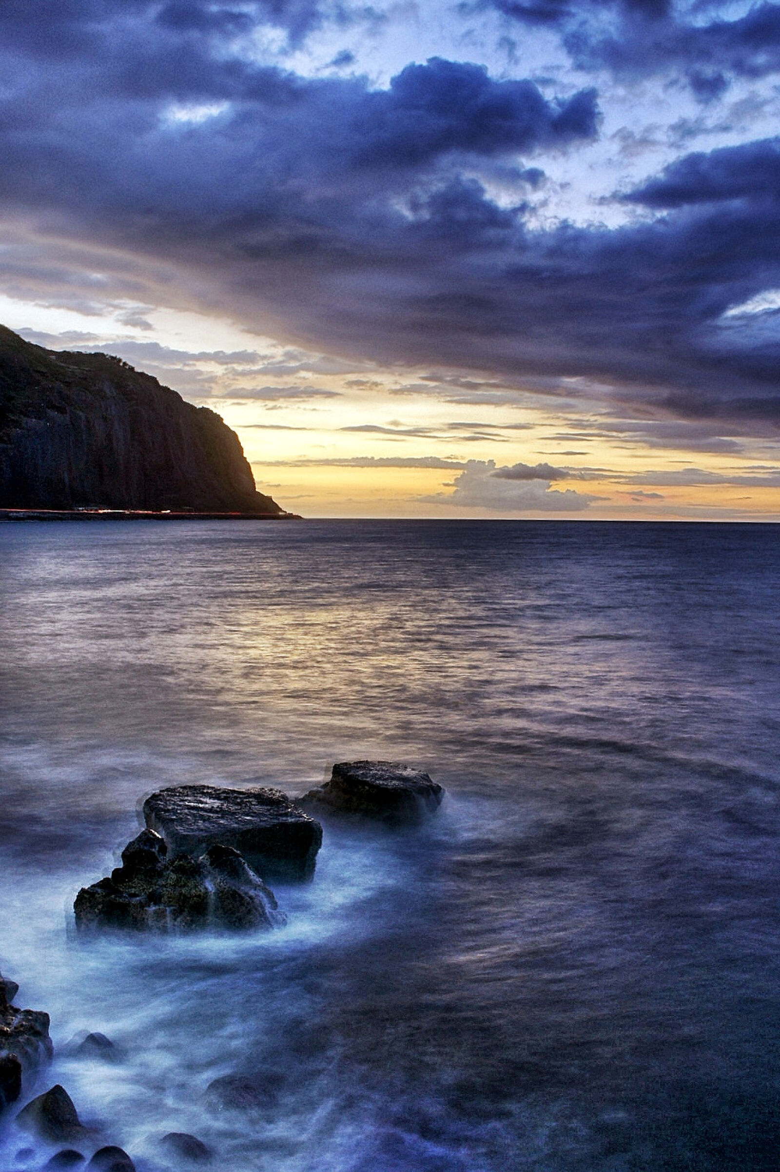 Sony Alpha NEX-3 sample photo. Mountain, near, the, ocean photography
