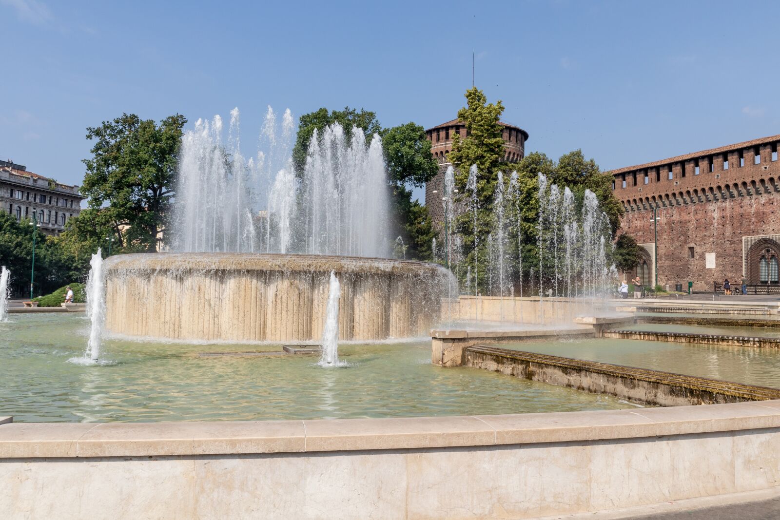 Canon EOS M100 sample photo. Fontana, milan, italy photography