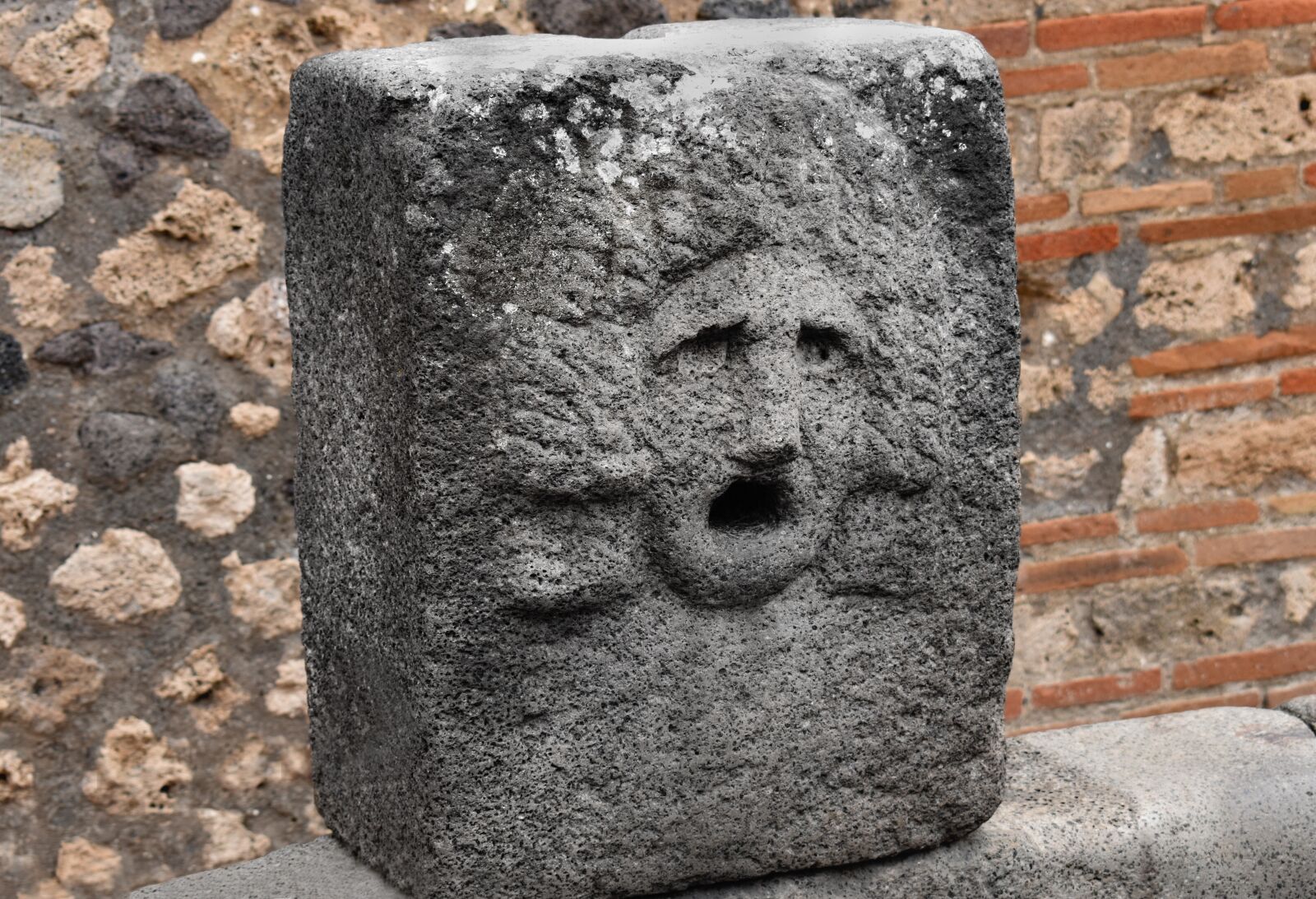 Nikon D5600 sample photo. Fountain, pompei, head photography