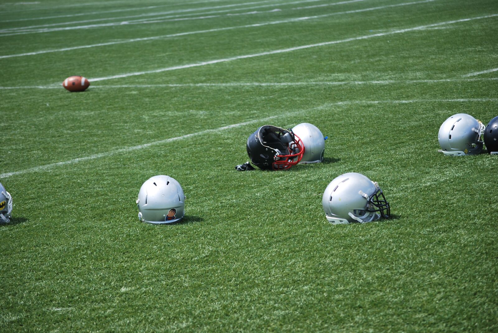 Nikon D60 sample photo. Kas, american football, grass photography