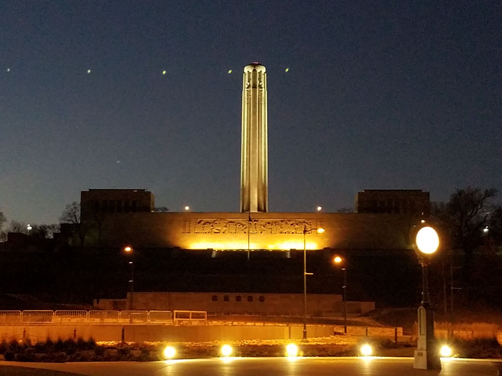 Samsung Galaxy S7 sample photo. Kansas, city, memorial, night photography