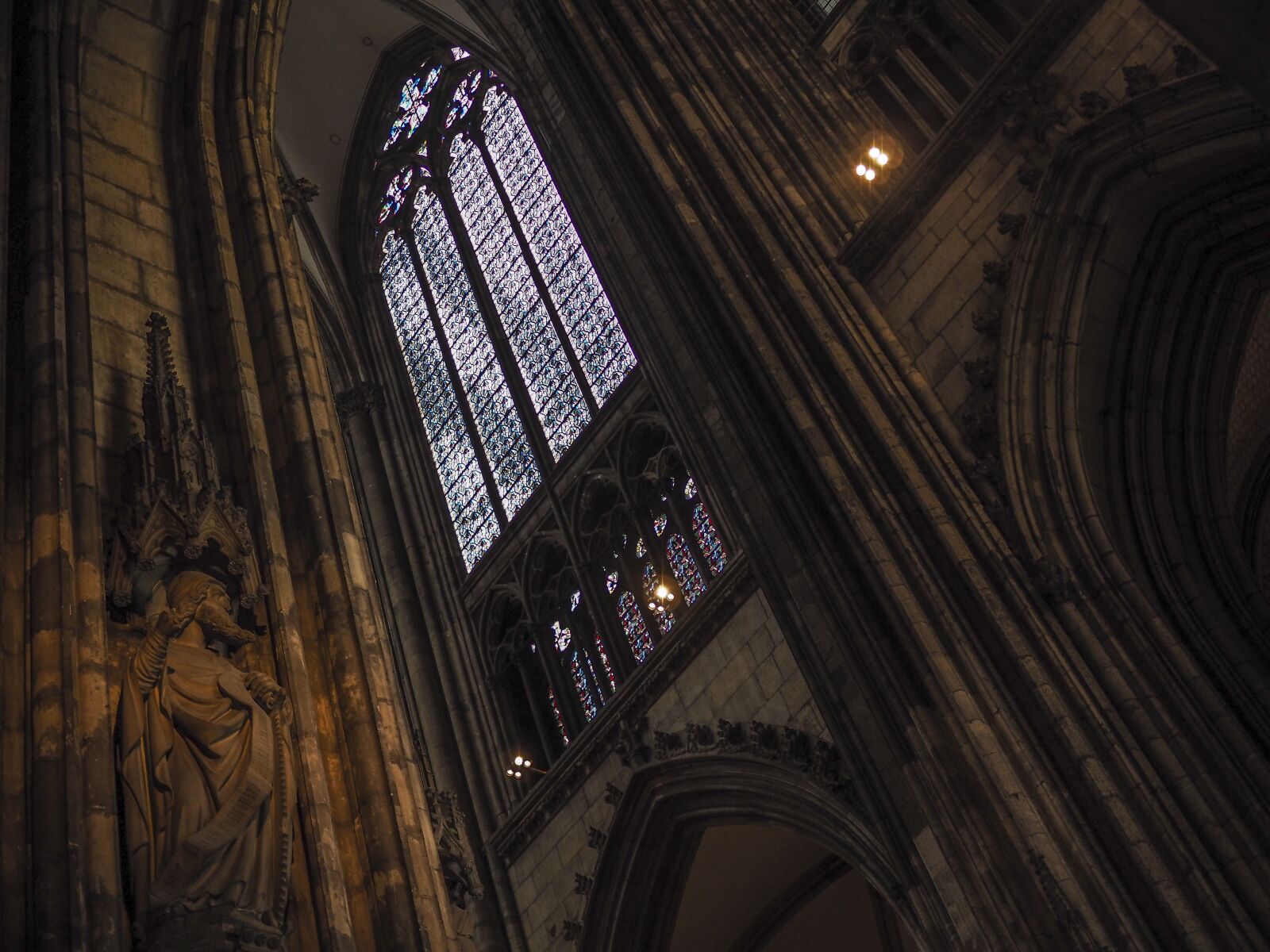 Olympus OM-D E-M10 sample photo. Architecture, church, religion photography