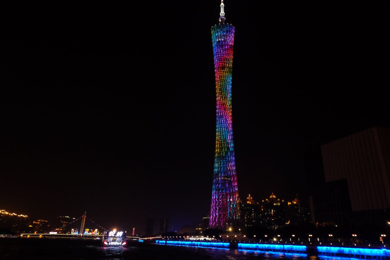 Fujifilm X-E2 sample photo. Canton, building, tall buildings photography