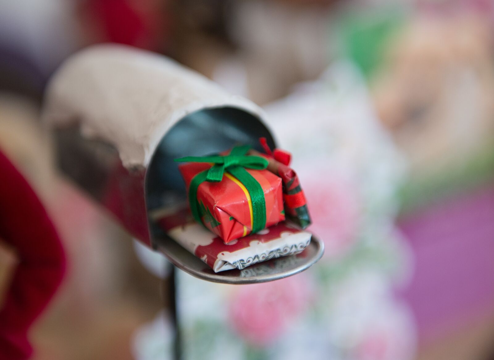 Nikon D610 sample photo. Gift, toy, christmas photography