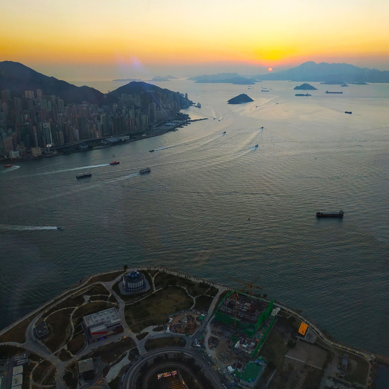 Xiaomi MI MAX 3 sample photo. Sky100, hong kong, icc photography