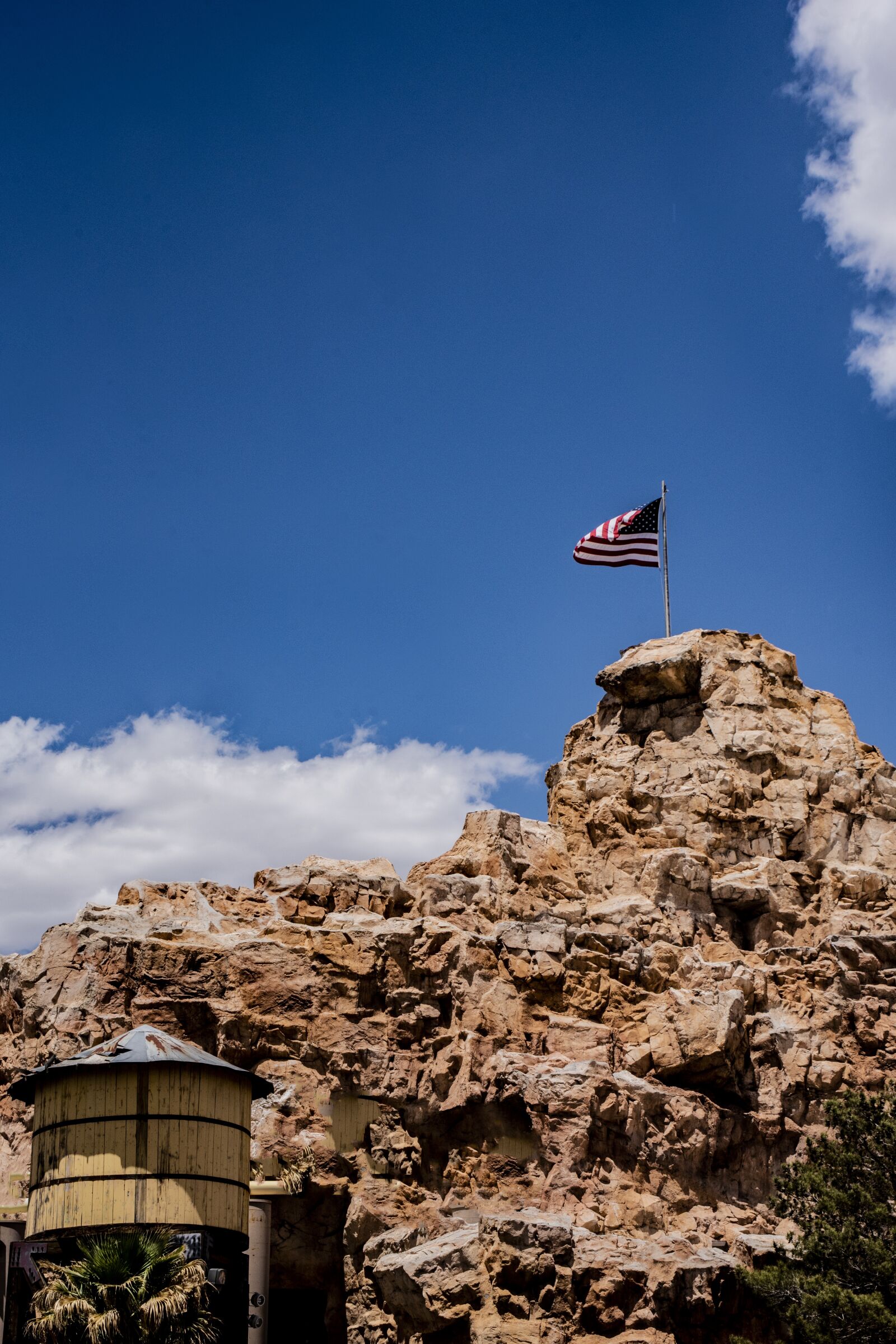 Tamron 28-300mm F3.5-6.3 Di VC PZD sample photo. Flag, usa, american photography