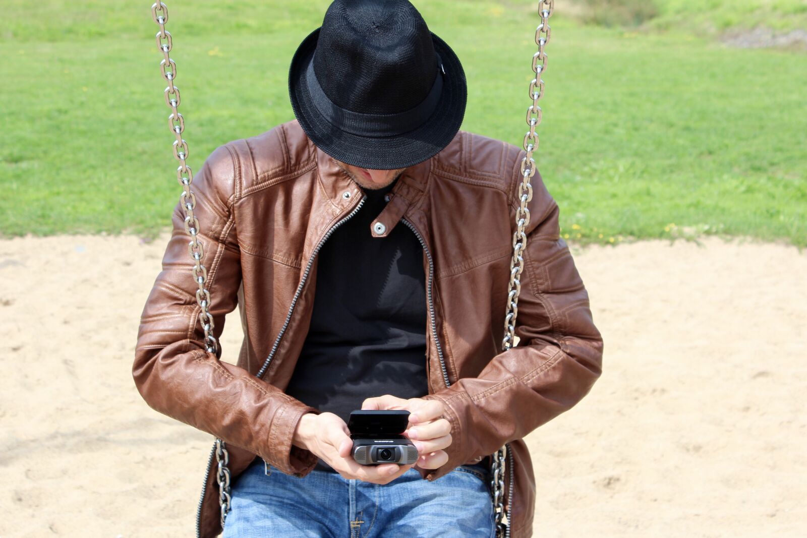 Canon EOS 600D (Rebel EOS T3i / EOS Kiss X5) sample photo. Man, hat, film photography