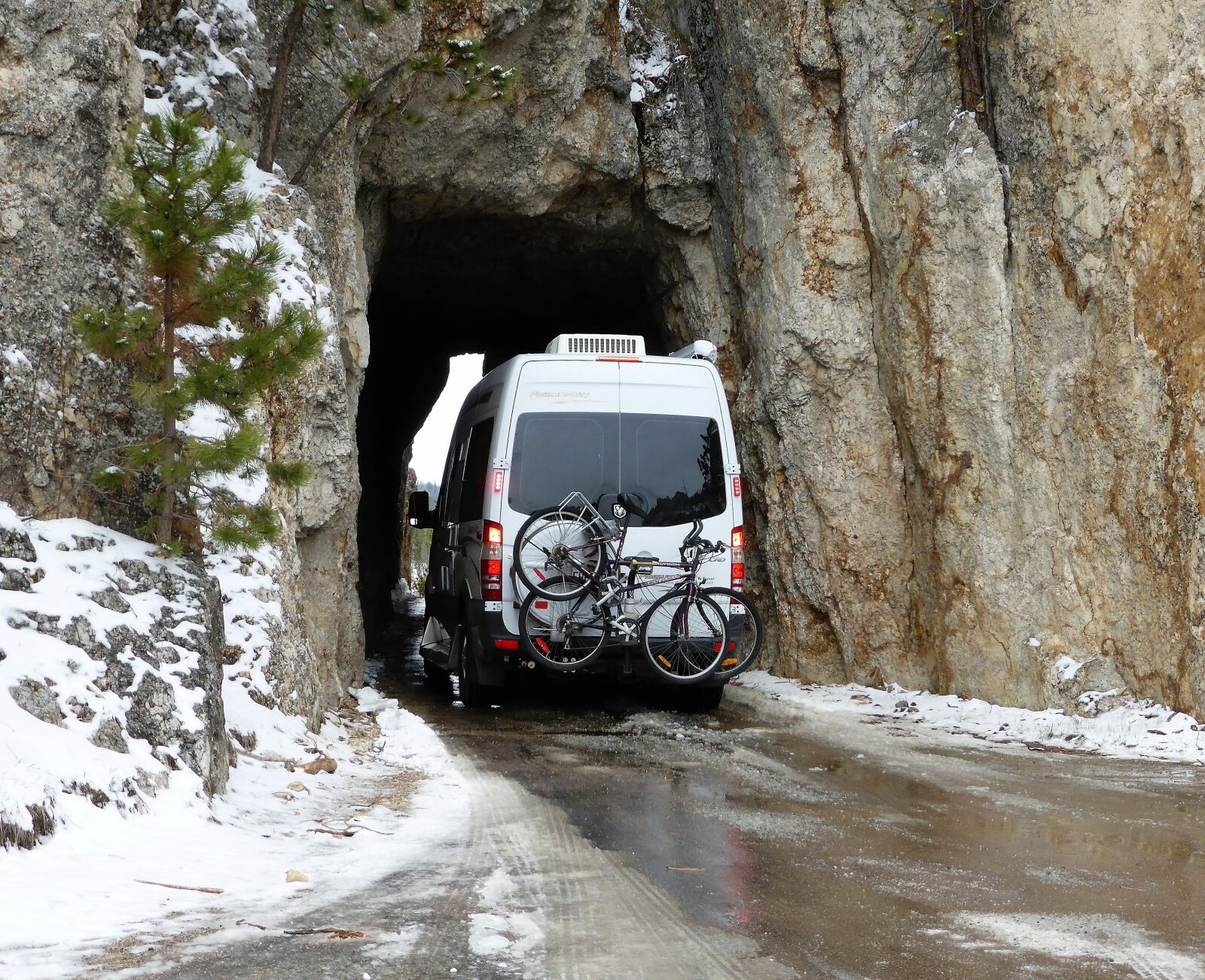 Panasonic Lumix DMC-ZS30 (Lumix DMC-TZ40) sample photo. Tunnel, mountain, bus photography