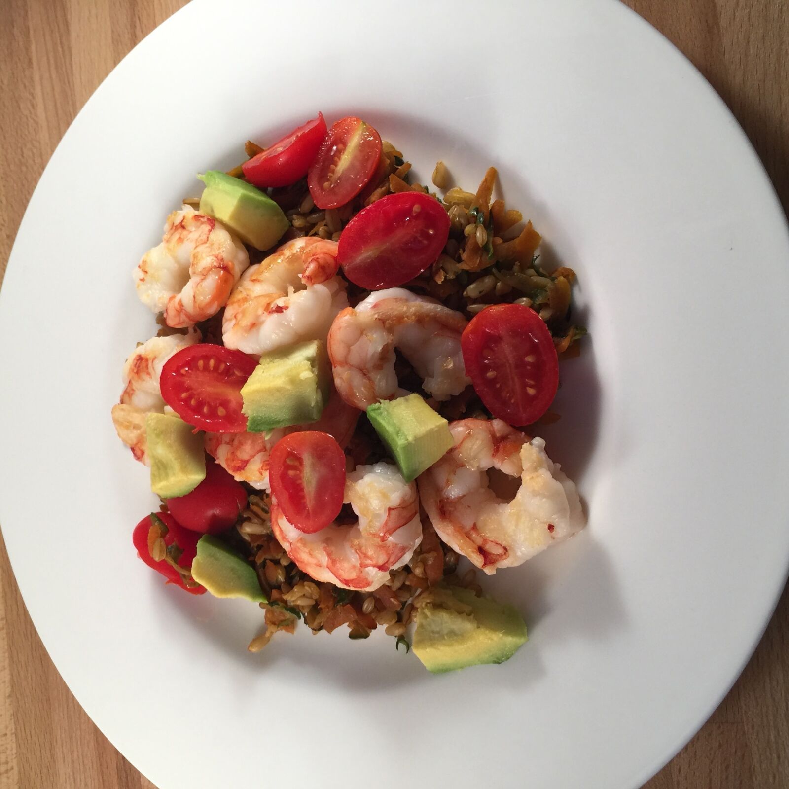 iPhone 6 Plus back camera 4.15mm f/2.2 sample photo. Shrimp, salad, avocado photography
