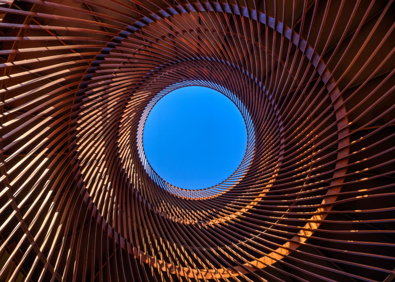 Nikon D7000 sample photo. Red, cylindrical, metal photography