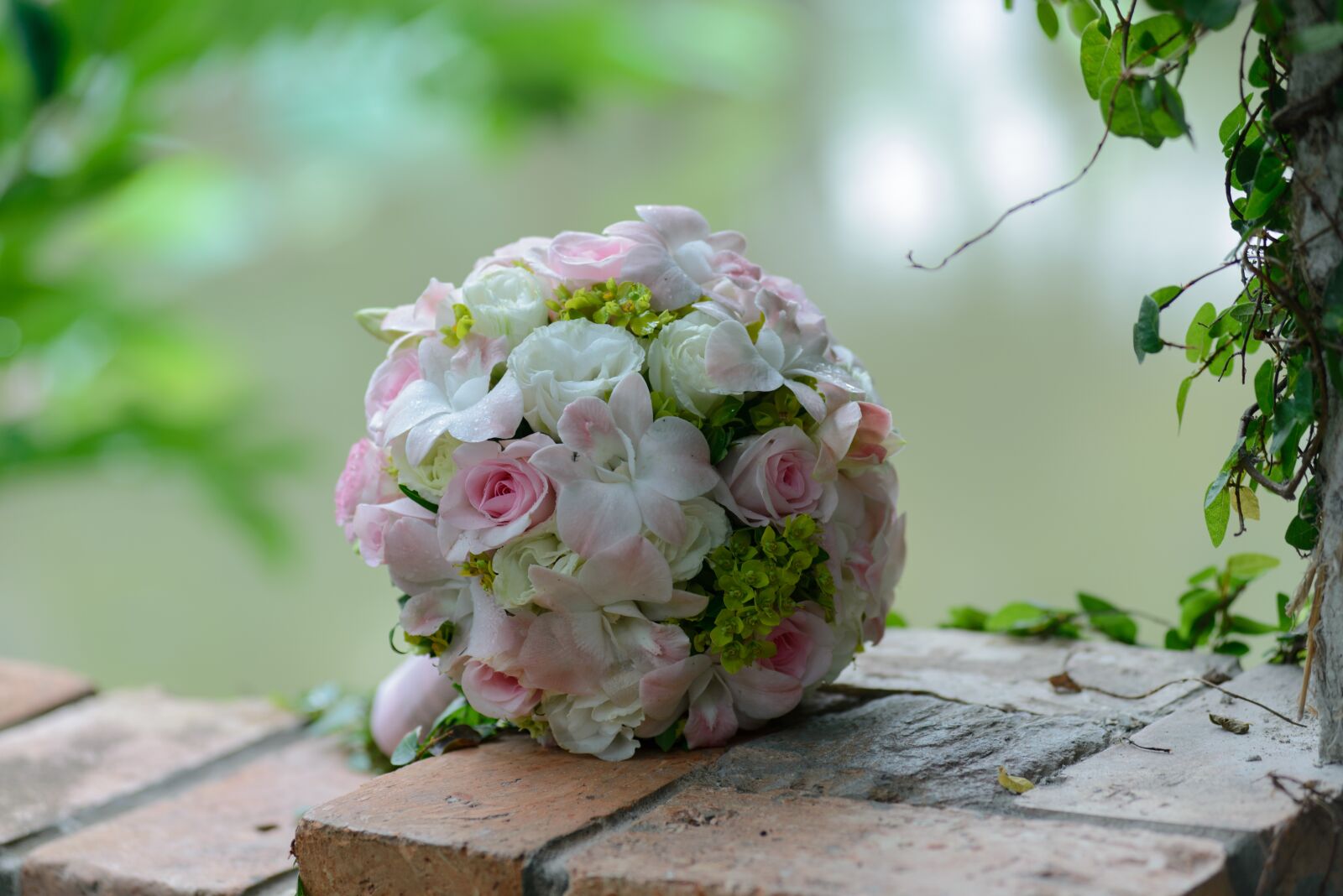 Nikon D600 sample photo. Wedding flowers, flower bride photography