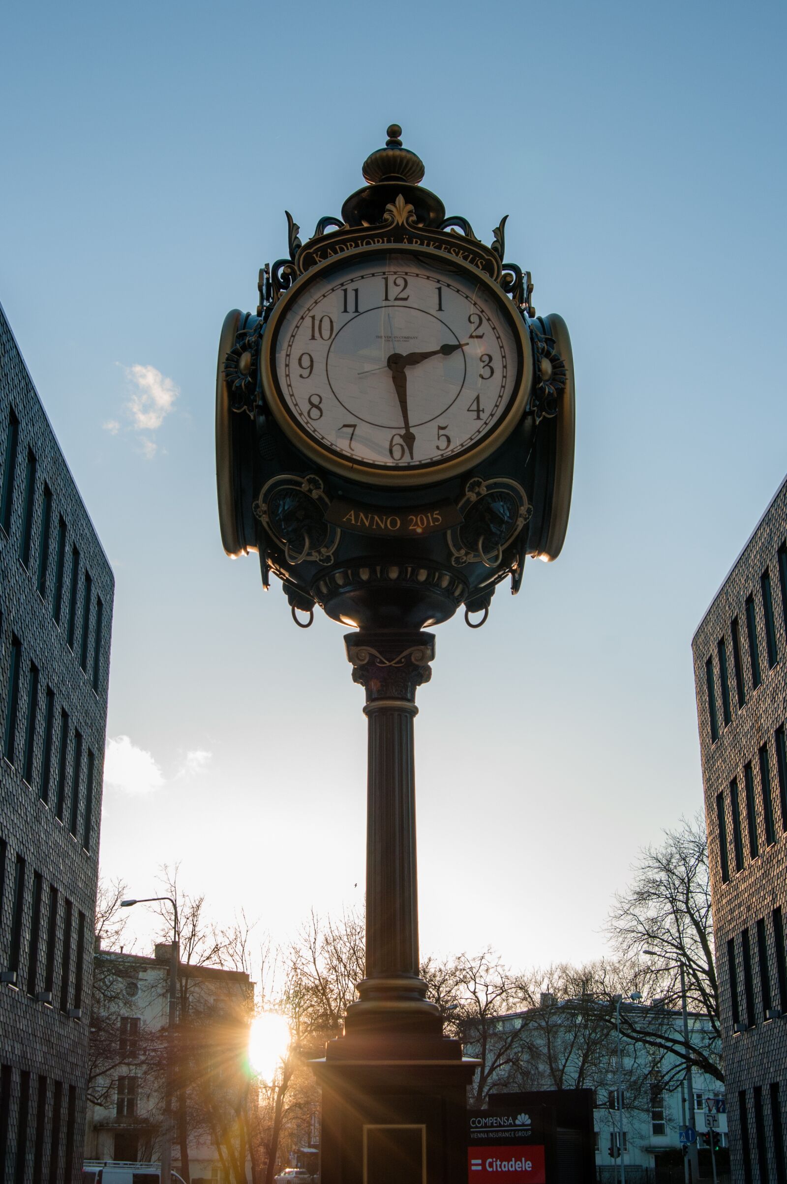 Nikon D300S sample photo. Clock, architecture, megalopolis photography