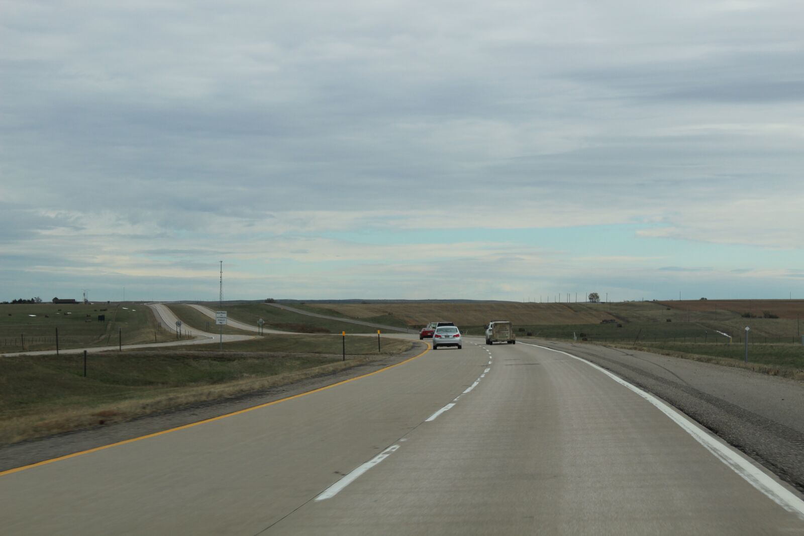 Canon EOS 1200D (EOS Rebel T5 / EOS Kiss X70 / EOS Hi) sample photo. Field, sky, road photography