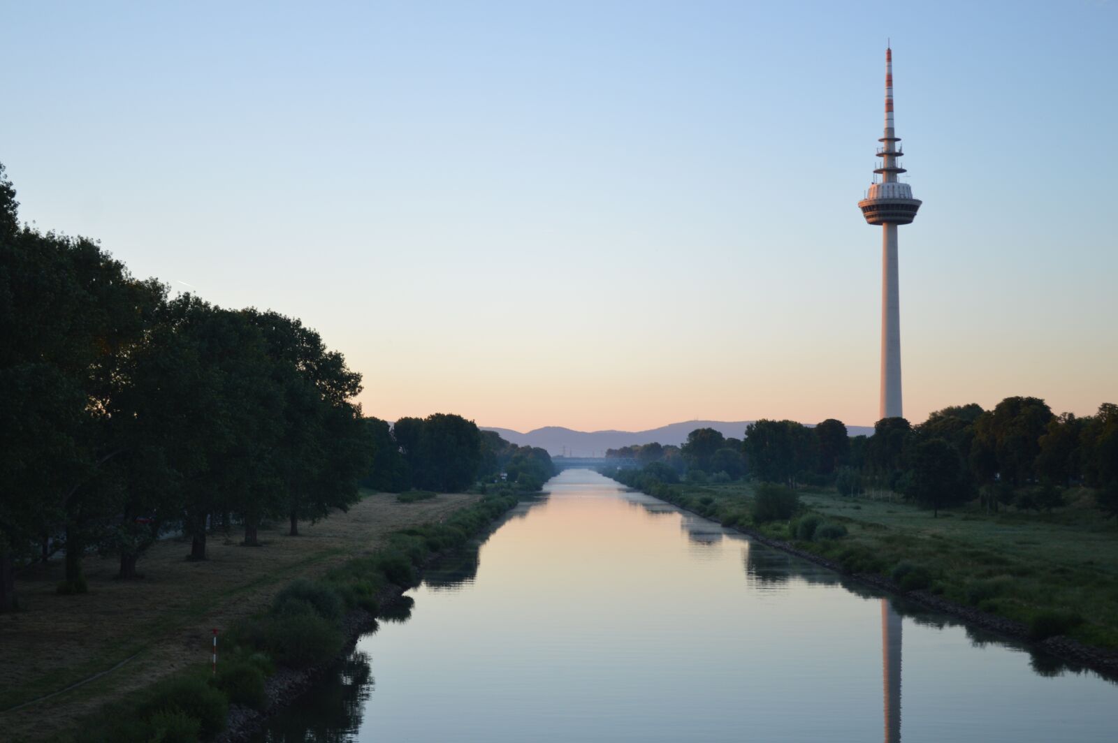 Nikon D3200 sample photo. Mannheim, neckar, tv tower photography