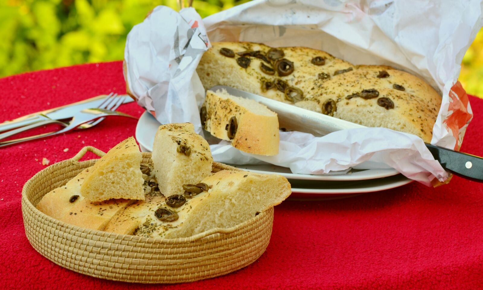 Nikon D5100 sample photo. Flat bread, bread, olive photography